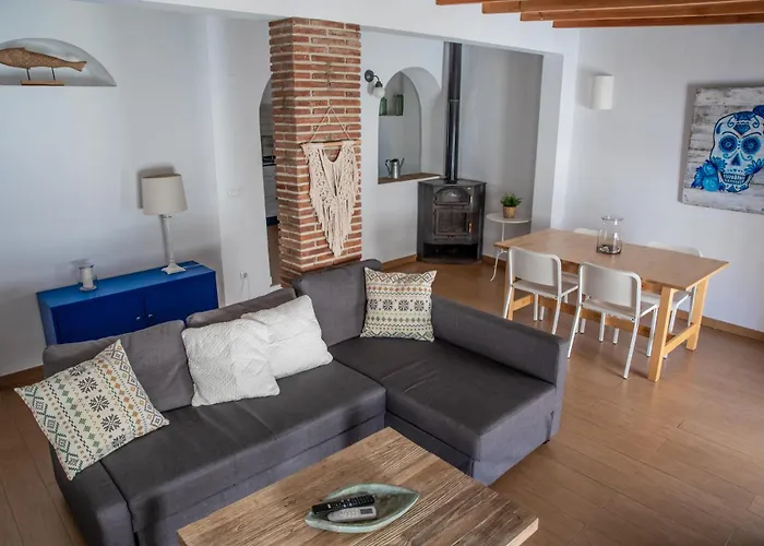 Edificio Reformado Con 2 Pisos En Centro Apartamento